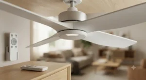Dettaglio delle pale e del telecomando del miglior ventilatore a soffitto per la casa 