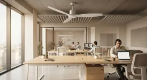 Miglior ventilatore a soffitto ultra silenzioso in funzione all'interno di un ufficio moderno