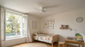 Ventilateur de plafond profil bas sécurisé pour petite chambre d'enfant