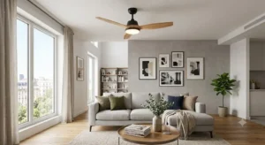 Natural wooden blades of a ventilateur de plafond avec lumiere led